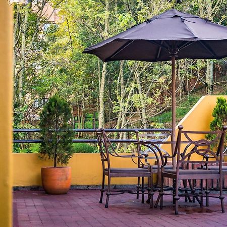 Hotel Emaus Bogota Bagian luar foto