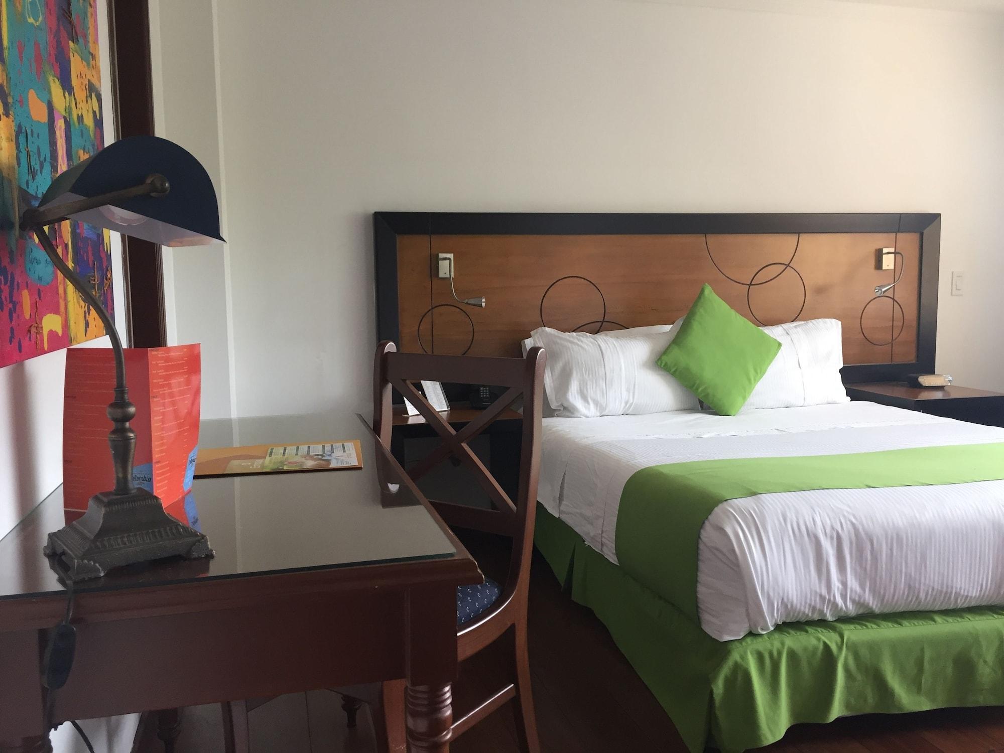 Hotel Emaus Bogota Bagian luar foto