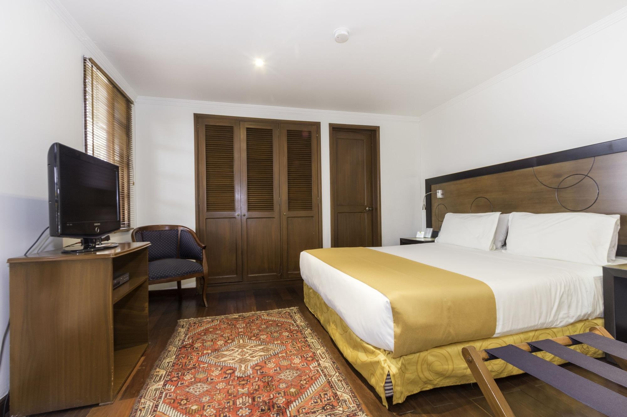 Hotel Emaus Bogota Bagian luar foto