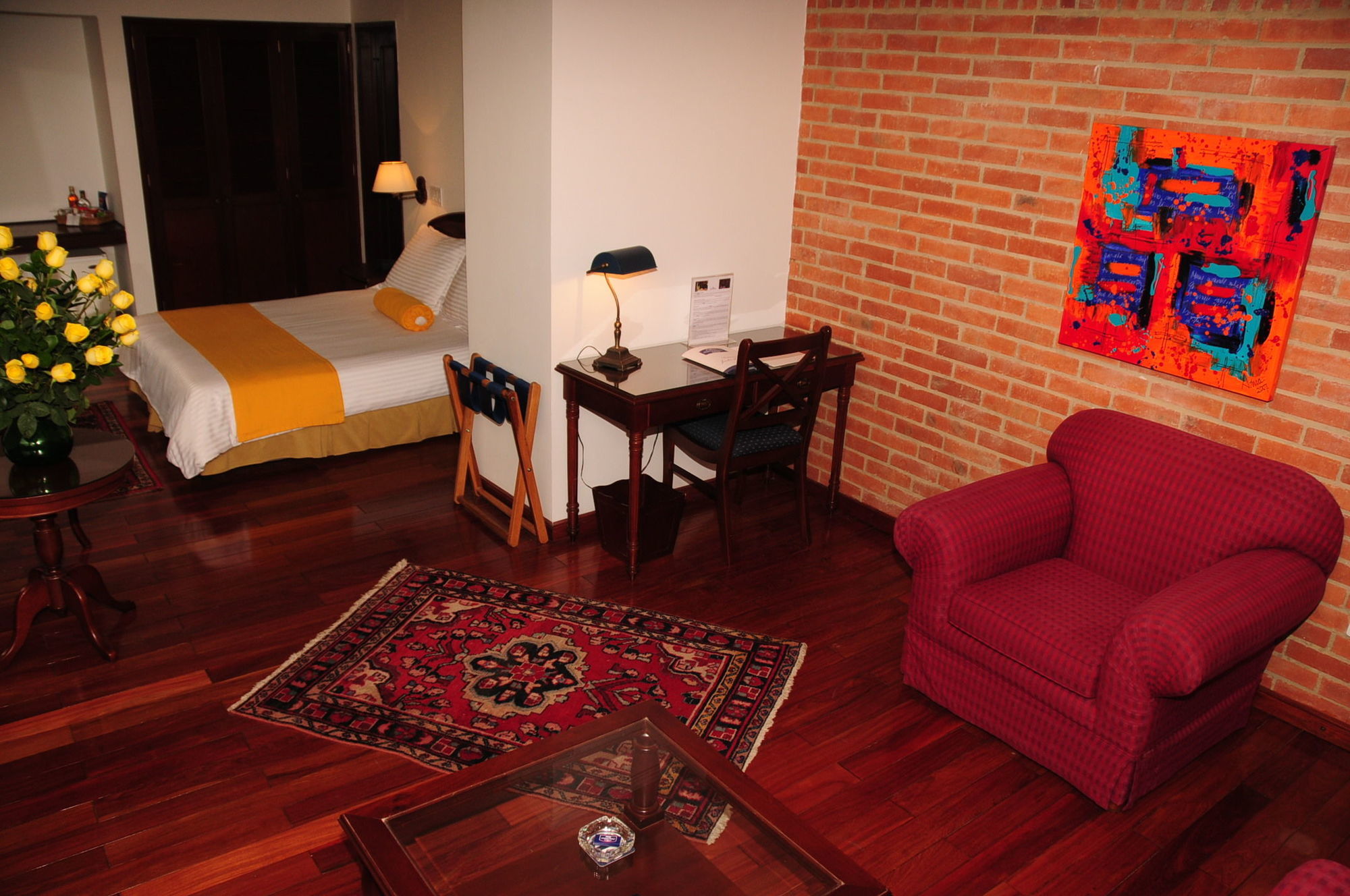 Hotel Emaus Bogota Bagian luar foto