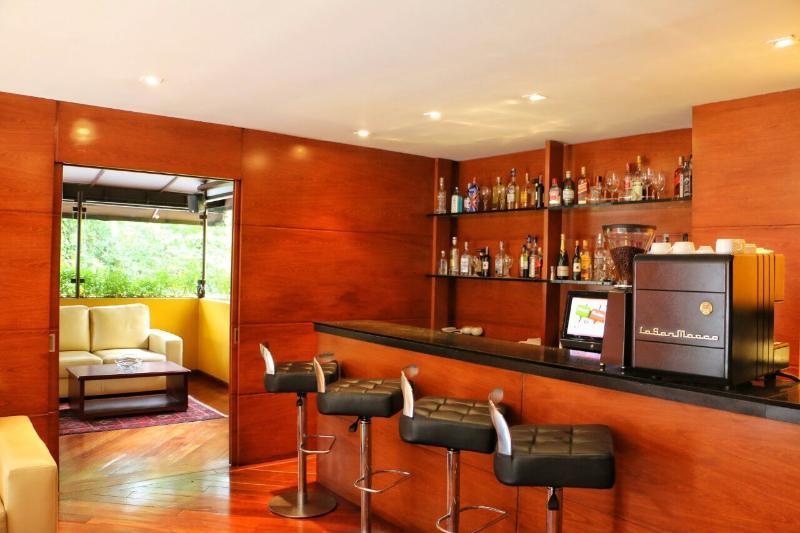 Hotel Emaus Bogota Bagian luar foto
