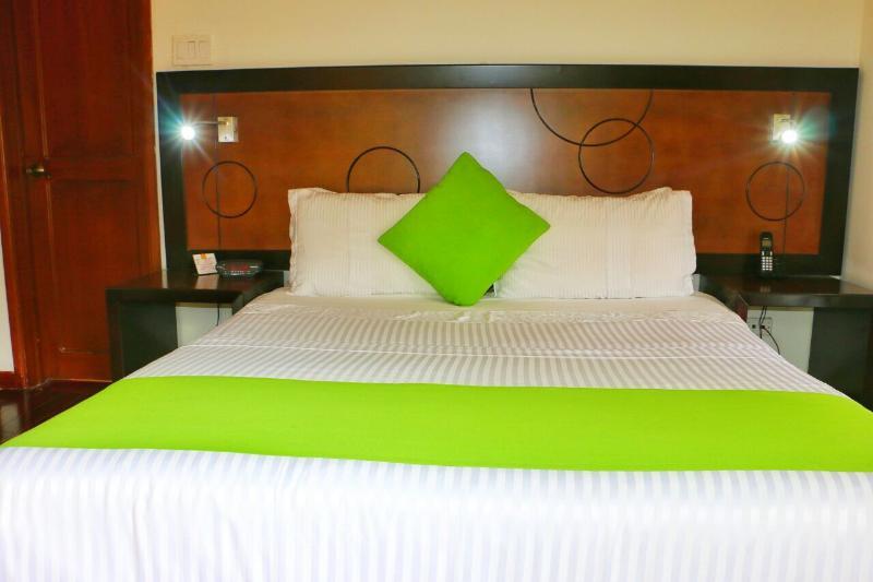 Hotel Emaus Bogota Bagian luar foto
