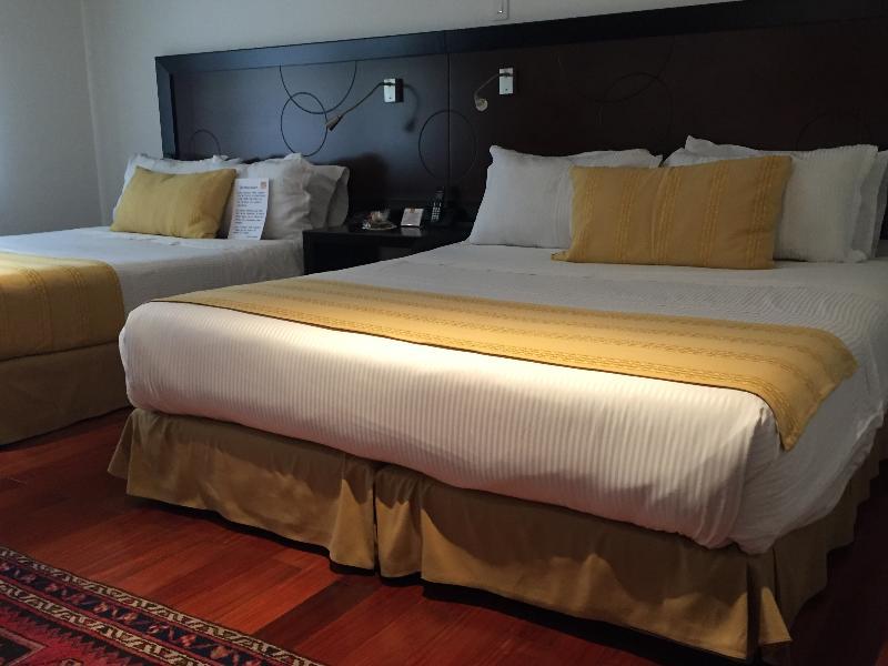 Hotel Emaus Bogota Bagian luar foto