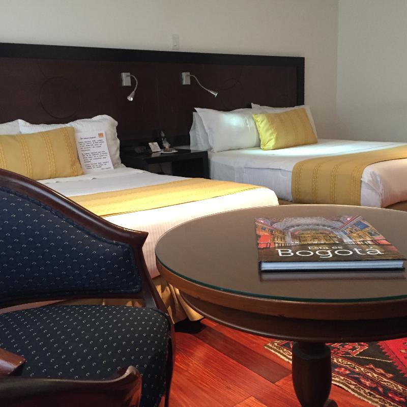 Hotel Emaus Bogota Bagian luar foto