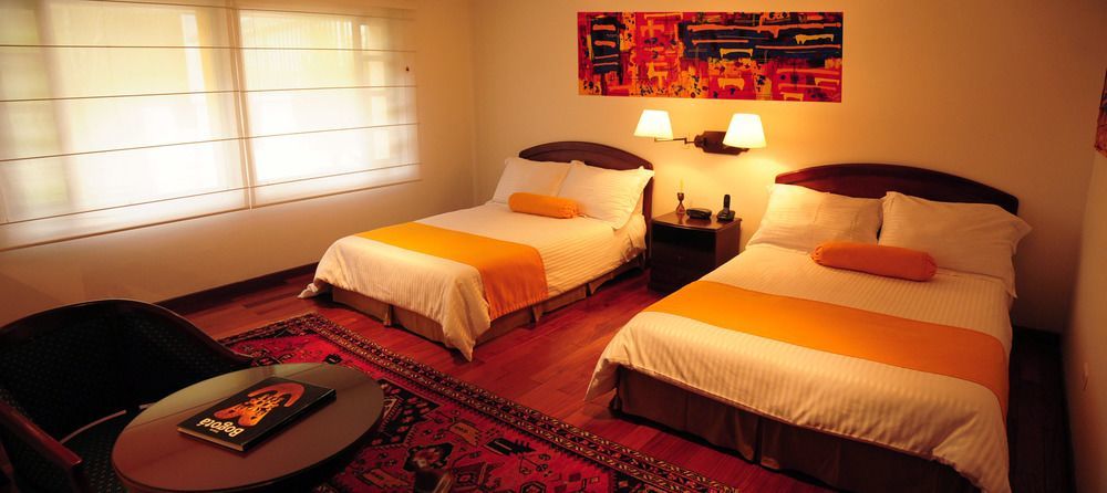 Hotel Emaus Bogota Bagian luar foto