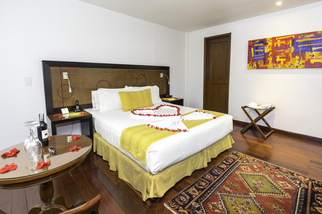 Hotel Emaus Bogota Bagian luar foto